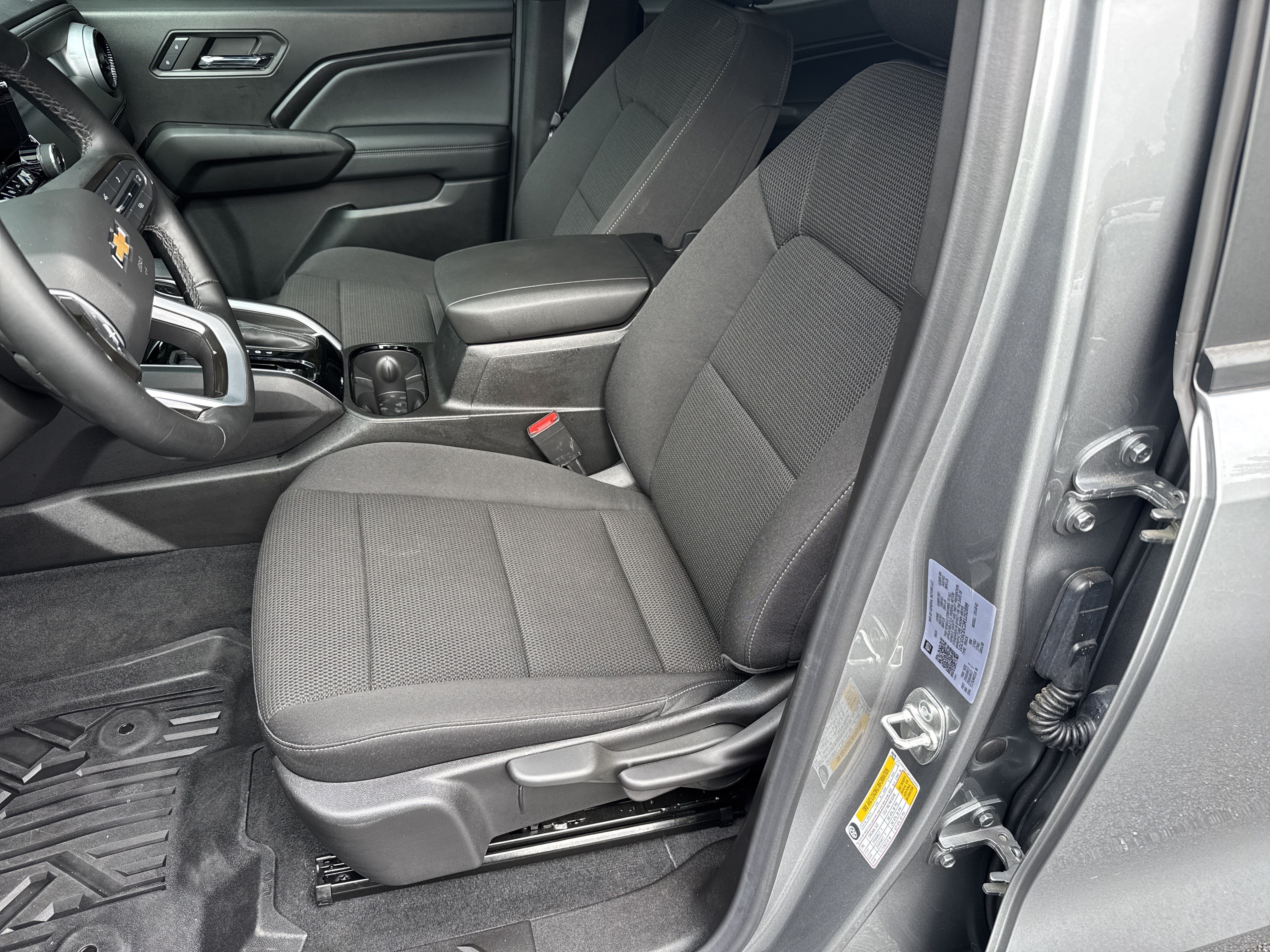 Used 2024 Chevrolet Colorado LT w/ LT Convenience Package RWD image 9