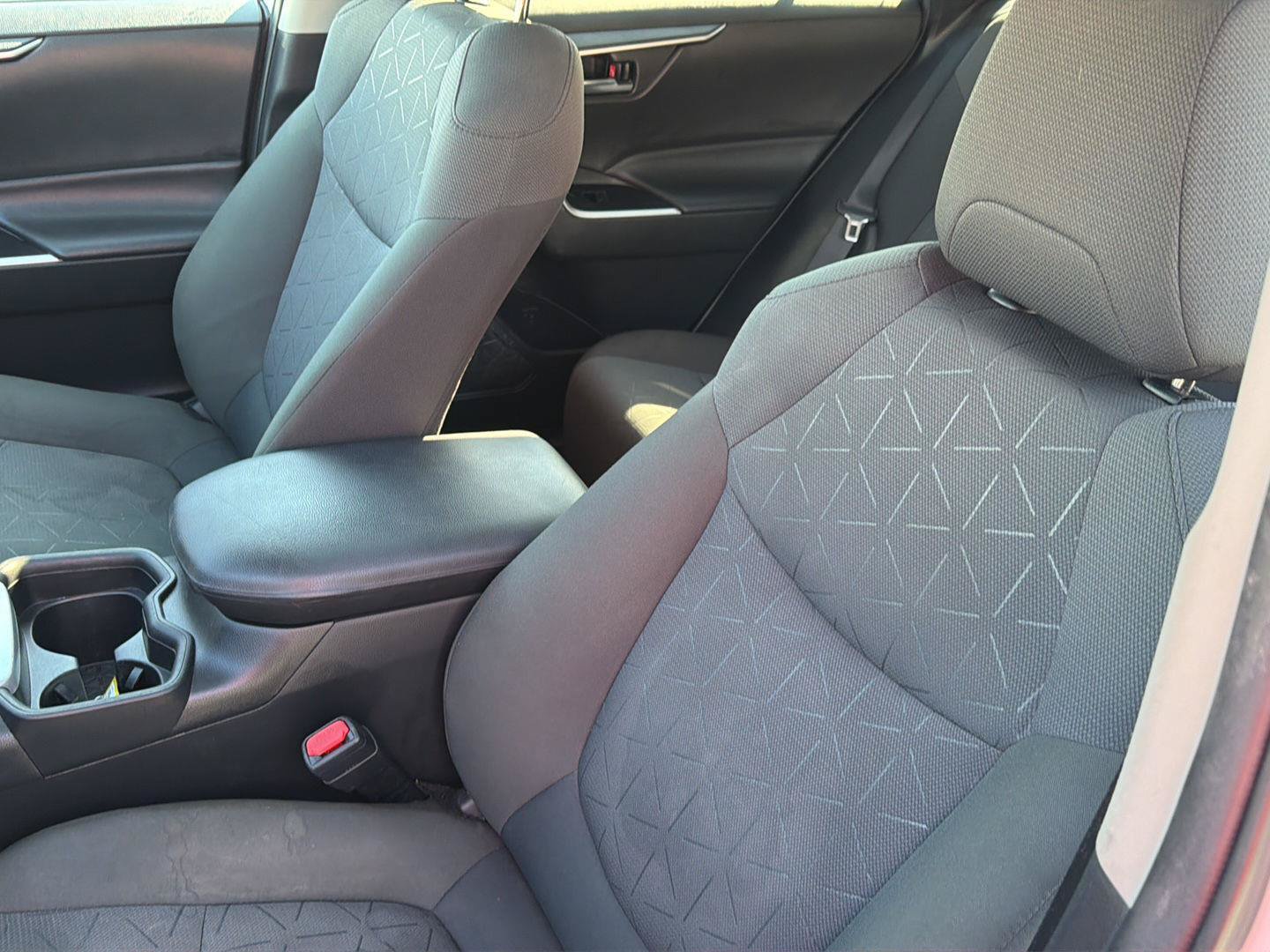 Used 2021 Toyota RAV4 XLE w/ Convenience Package AWD/4WD image 30