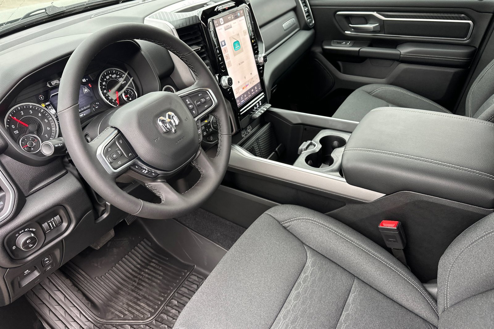 New 2026 RAM 1500 4x4 Crew Cab image 11