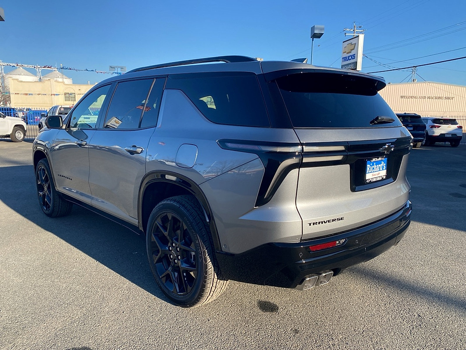 New 2026 Chevrolet Traverse RS w/ LPO, Floor Liner Package FWD image 11
