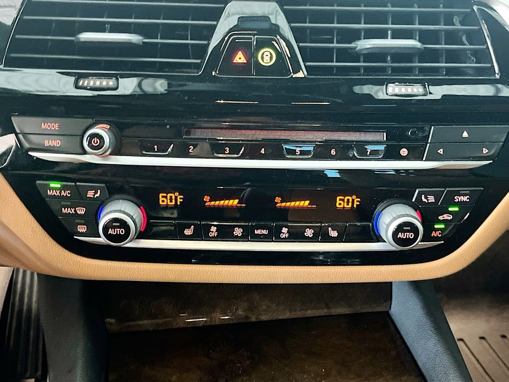 Used 2019 BMW 540i w/ Convenience Package RWD image 16