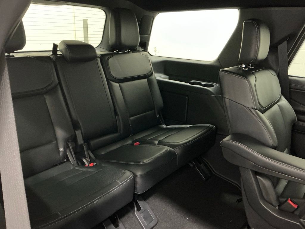 New 2026 Ford Expedition Platinum w/ Stealth Performance Package image 32