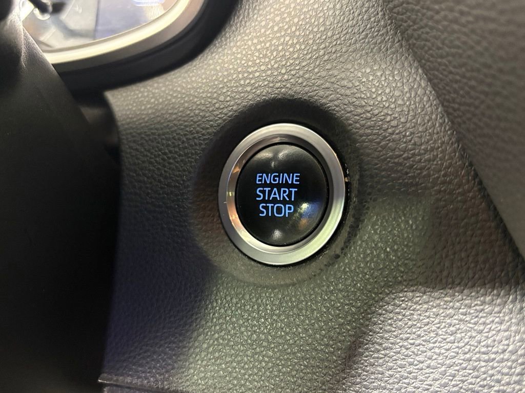Used 2022 Toyota Corolla SE w/ Carpet Mat Package (TMS) FWD image 21