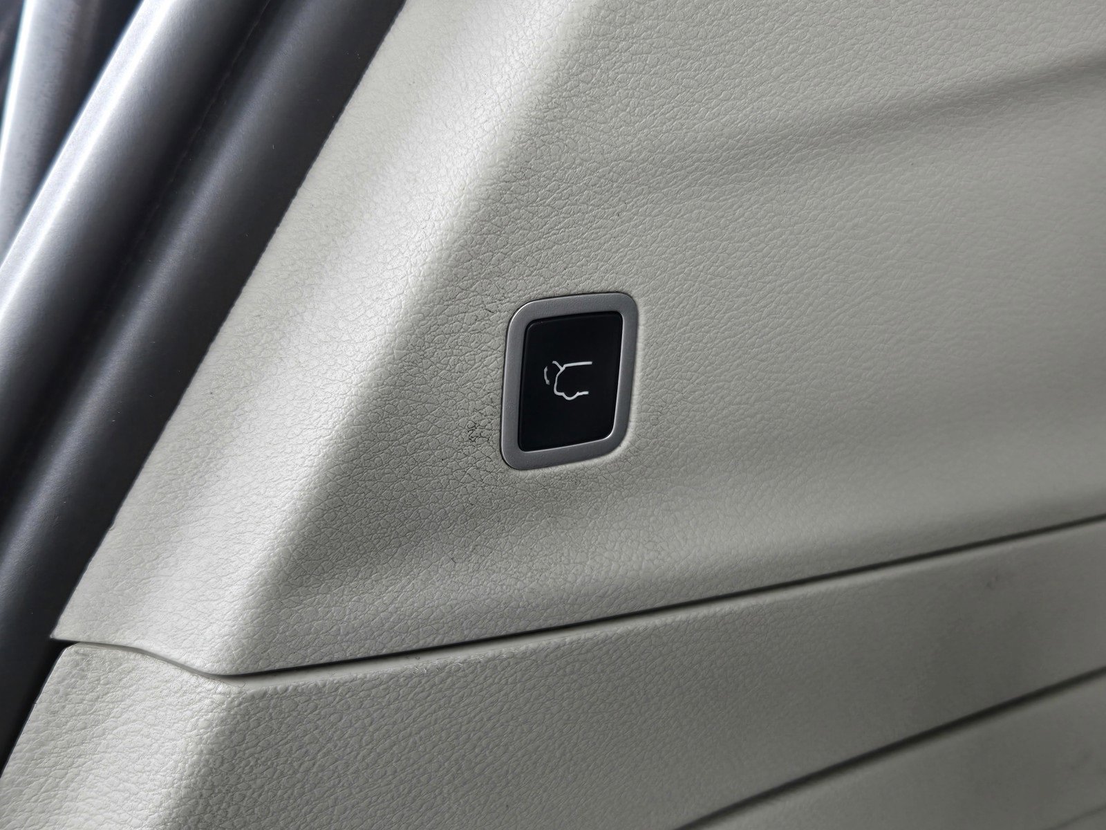 Used 2023 Chrysler Pacifica Touring-L image 23