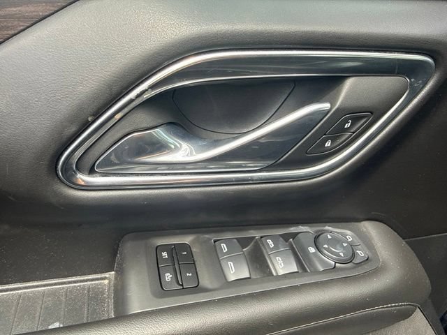 Used 2024 Chevrolet Suburban LT RWD image 13