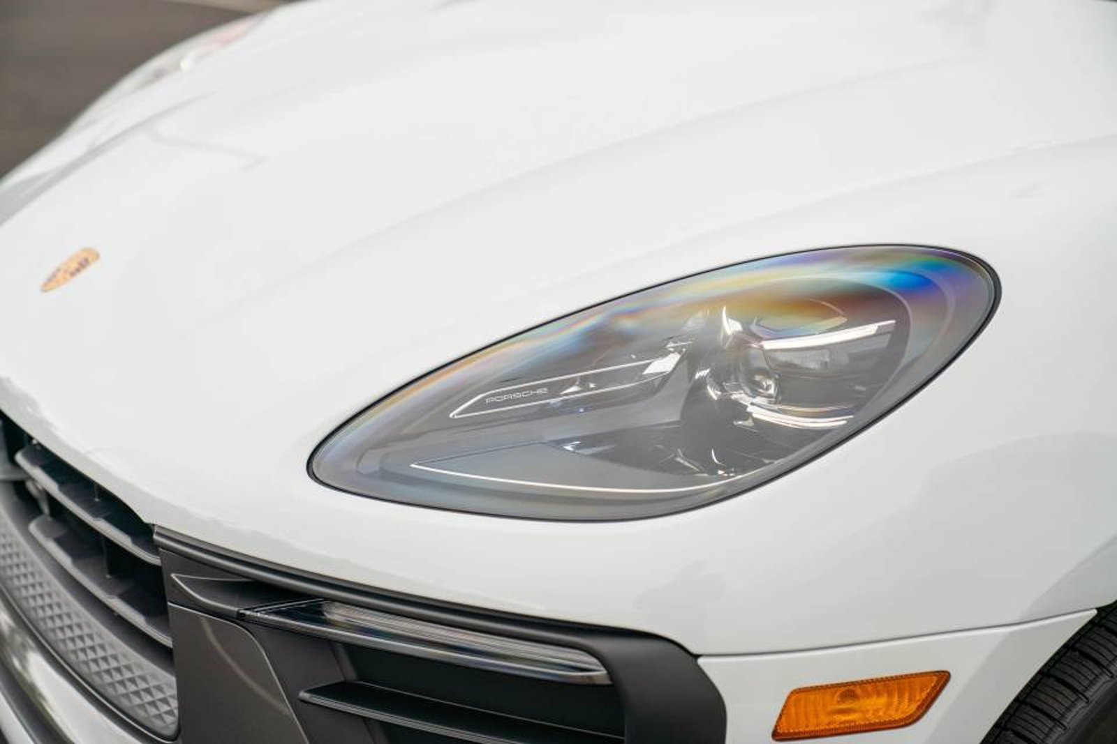 New 2026 Porsche Macan Turbo AWD/4WD image 30