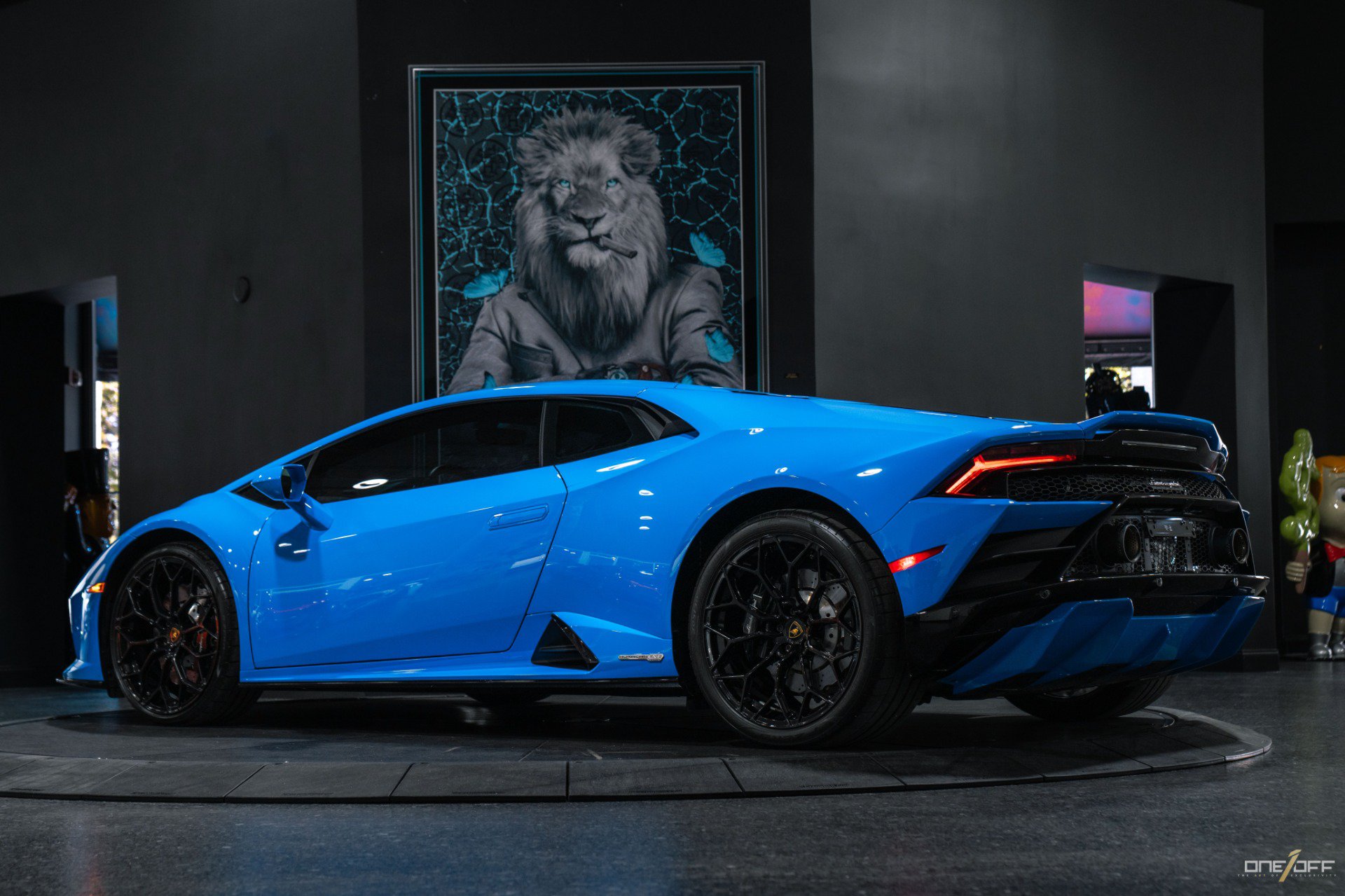 Used 2021 Lamborghini Huracan EVO RWD image 17