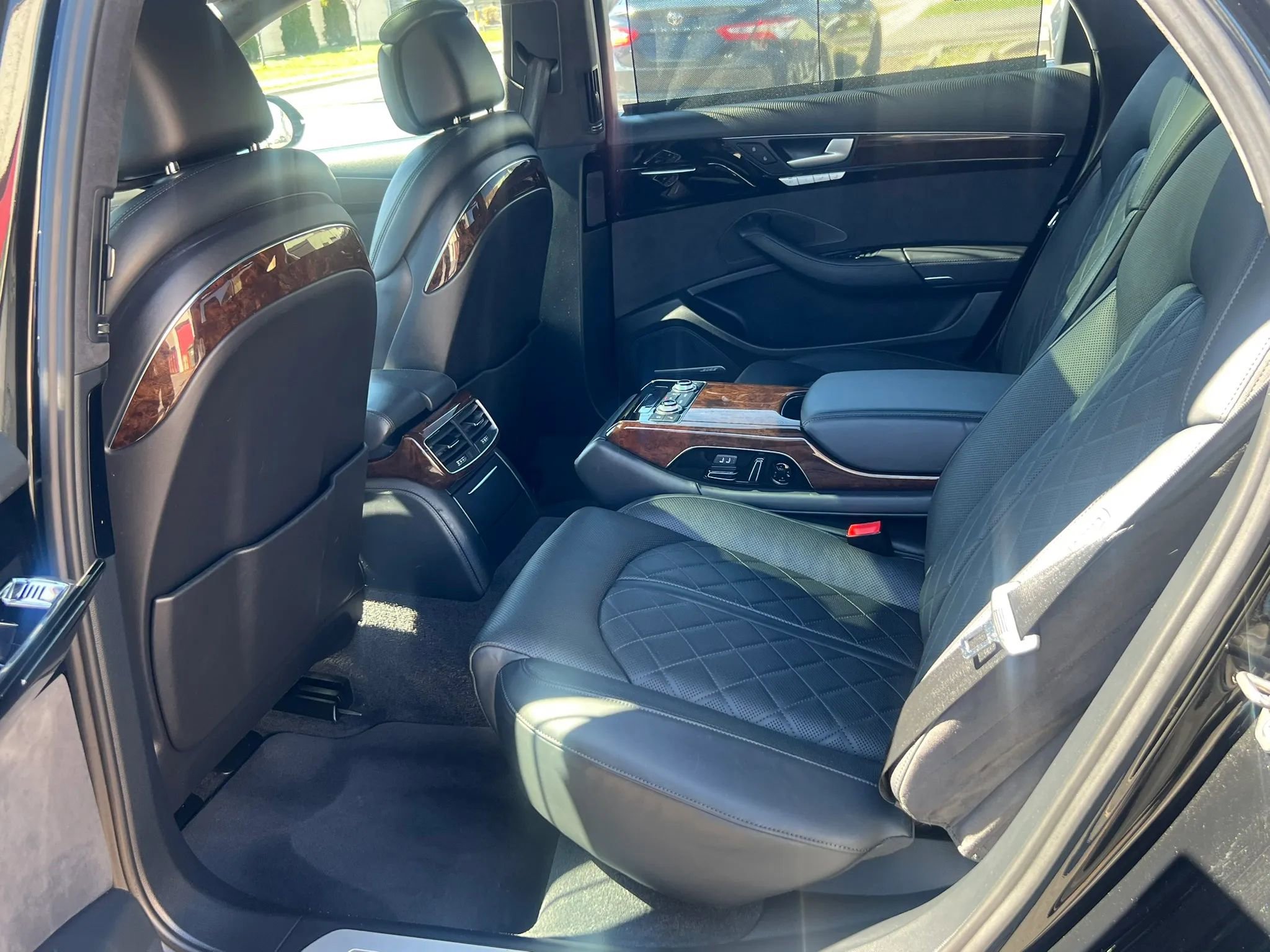 Used 2016 Audi A8 L 4.0T image 28