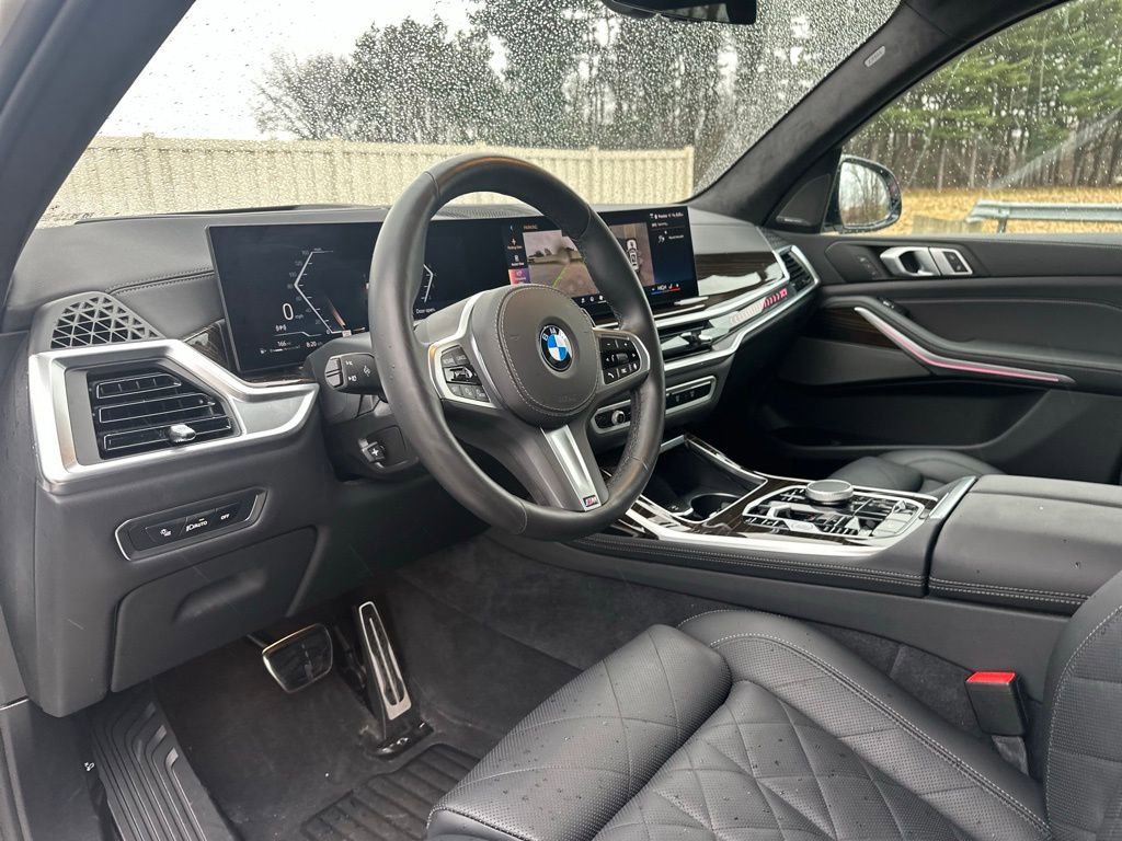 Certified 2025 BMW X7 xDrive40i w/ M Sport Package image 16
