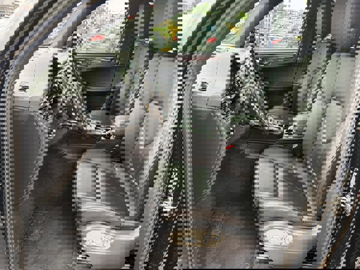 Used 2016 Porsche Macan S image 10