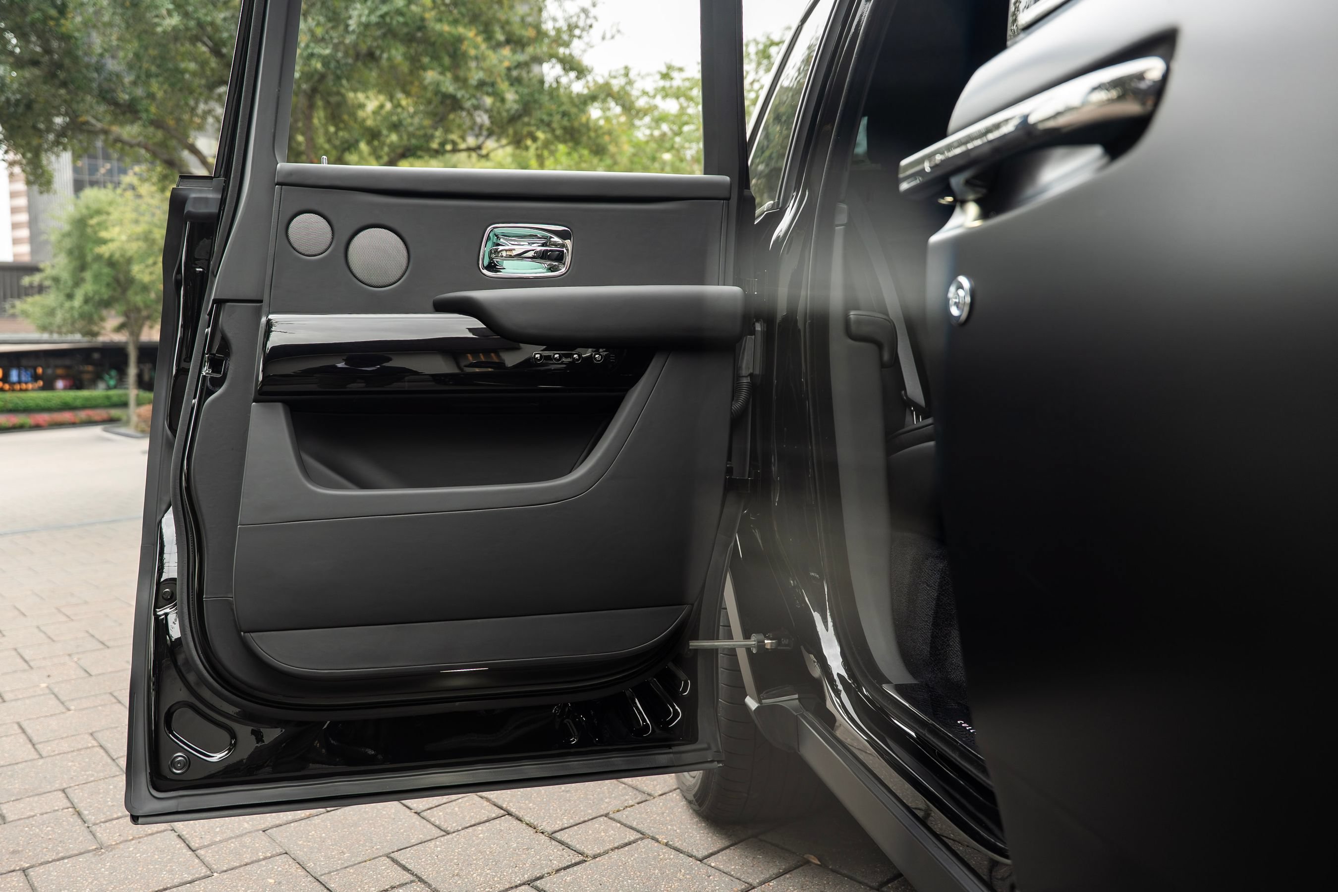 Certified 2023 Rolls-Royce Cullinan AWD/4WD image 19