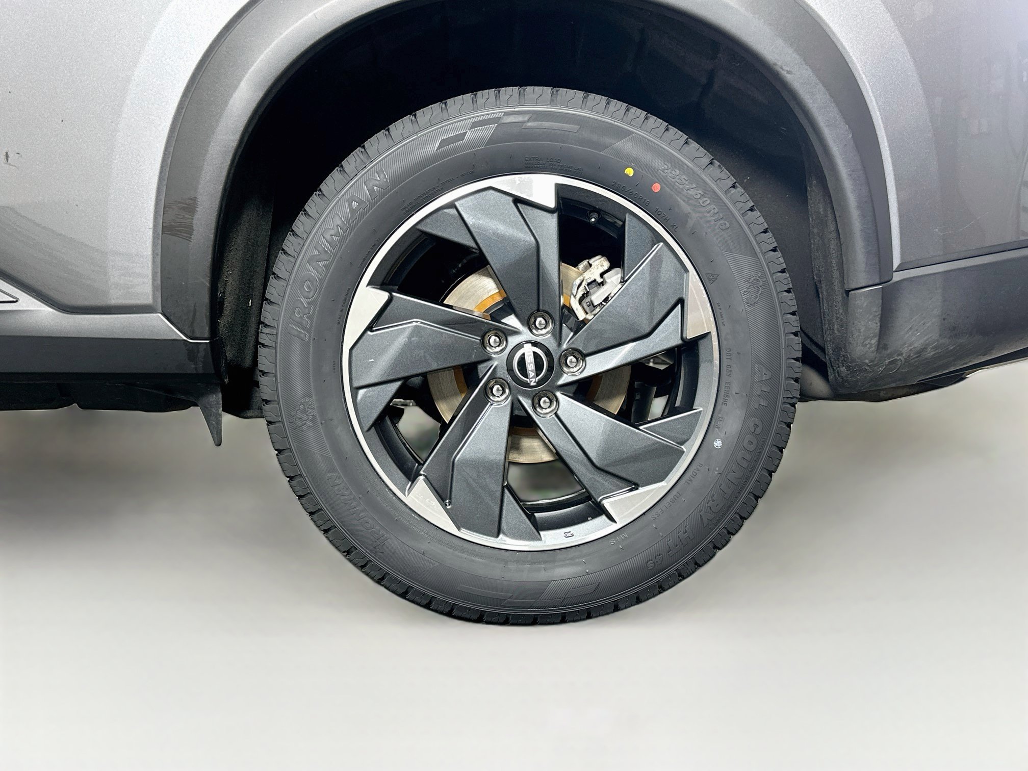Used 2025 Nissan Rogue SV FWD image 11