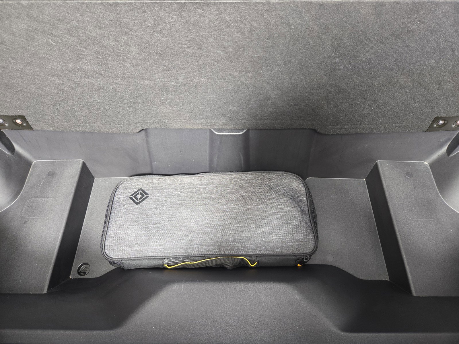 Used 2022 Rivian R1S Launch Edition image 14