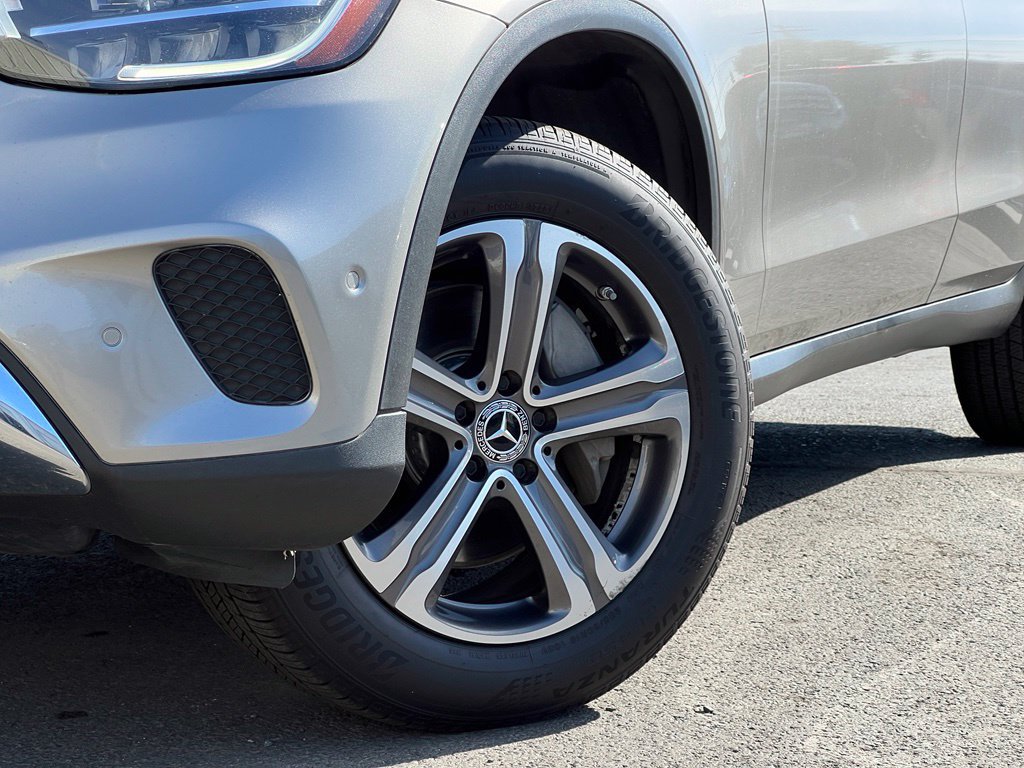Used 2021 Mercedes-Benz GLC 300 4MATIC image 2