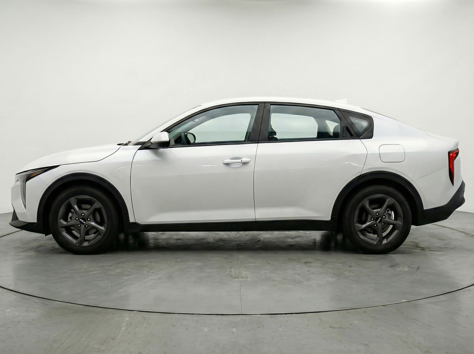 Used 2025 Kia K4 LXS image 5