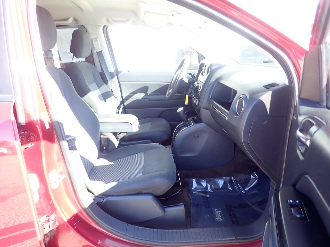 Used 2013 Jeep Compass Sport FWD image 21
