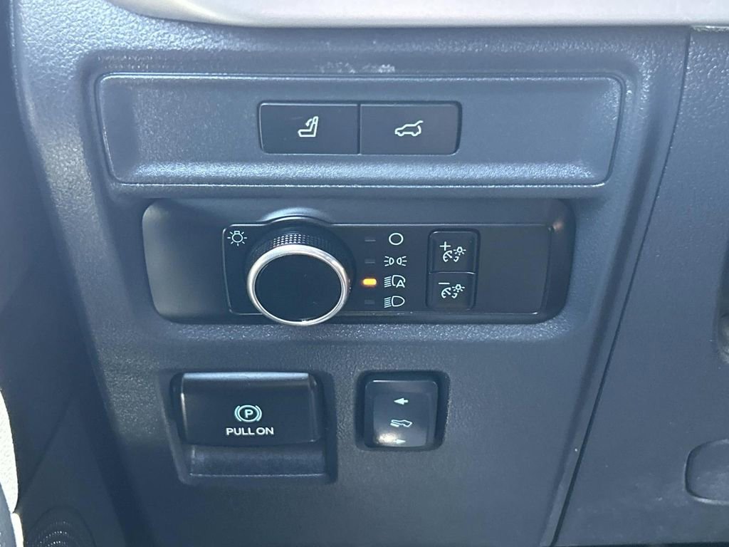 Used 2024 Ford Expedition XLT image 36