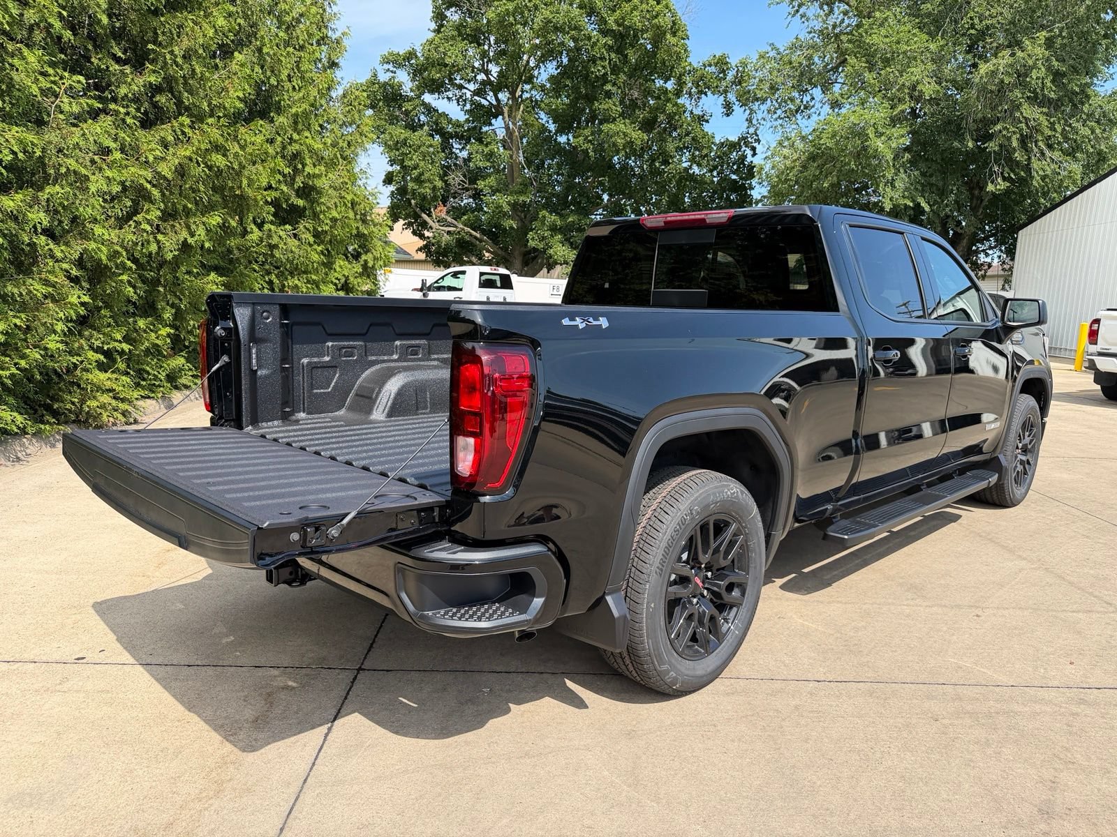 New 2026 GMC Sierra 1500 Elevation w/ Preferred Package AWD/4WD image 33