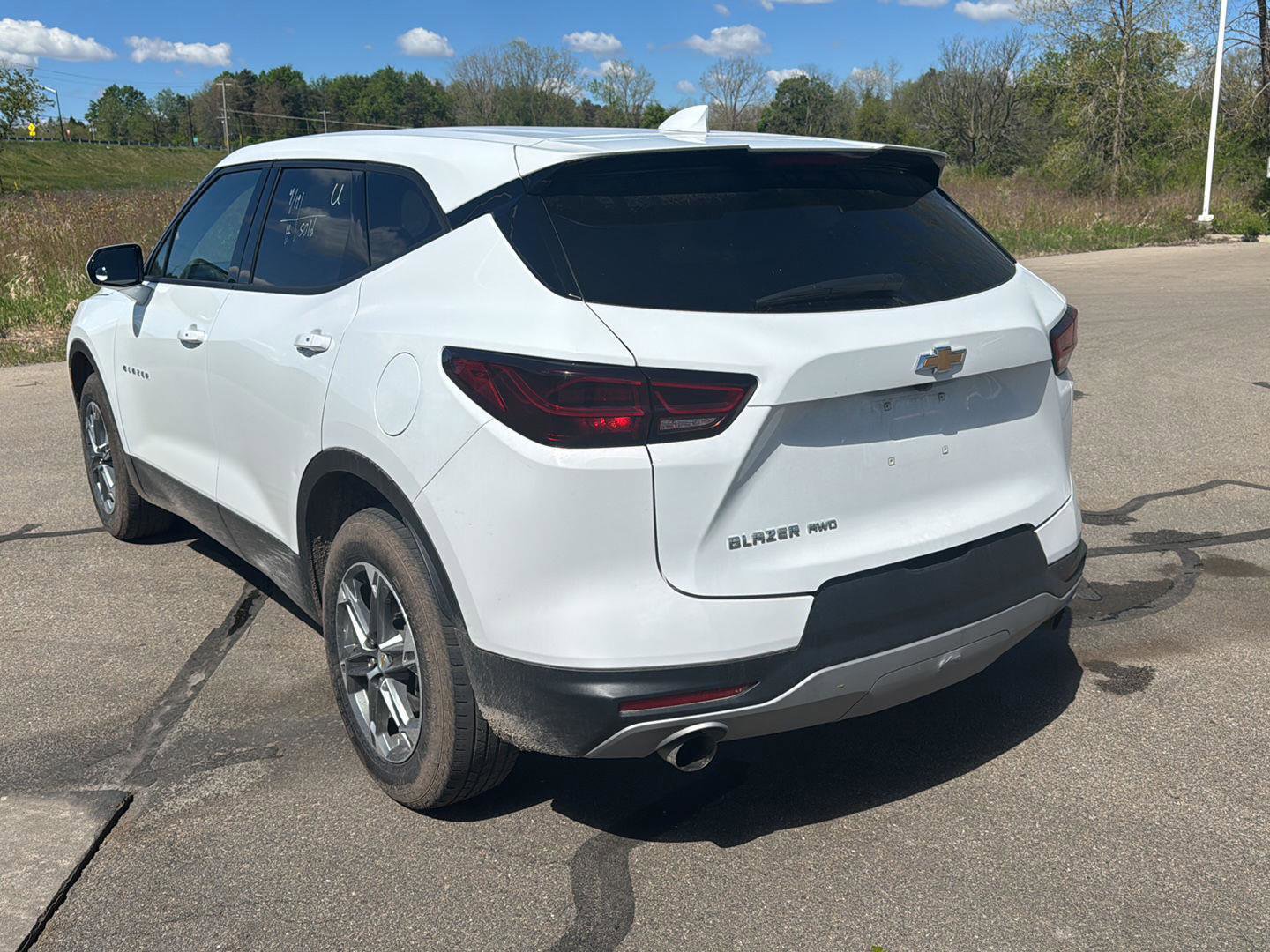 Used 2025 Chevrolet Blazer LT AWD/4WD image 3