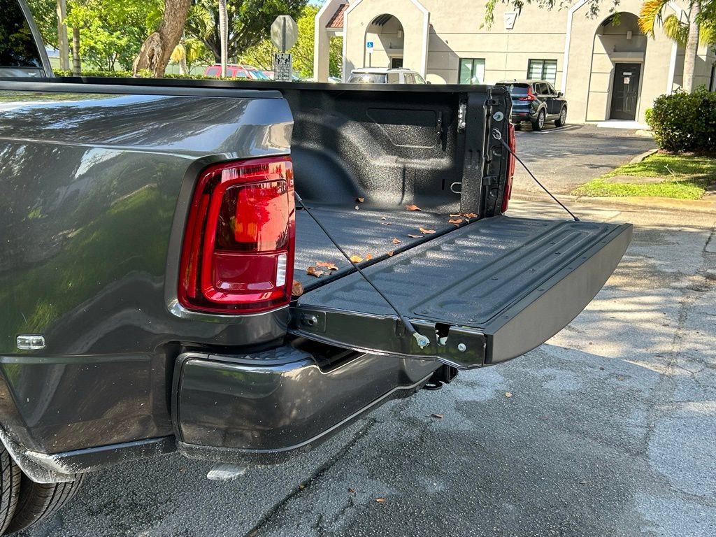 New 2026 RAM 3500 Laramie w/ Night Edition AWD/4WD image 33