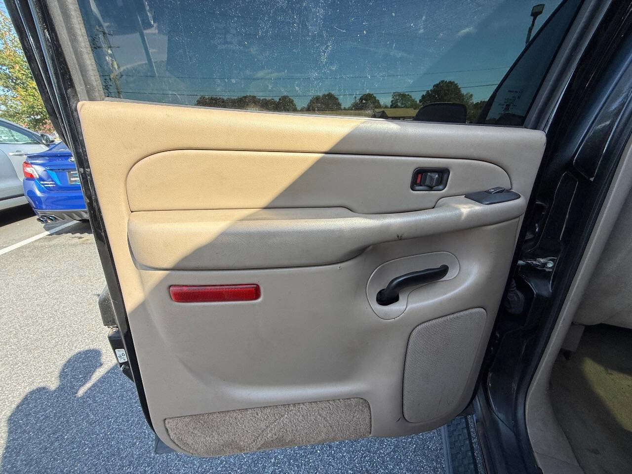 Used 2005 Chevrolet Avalanche LS w/ Chrome Exterior Package image 16