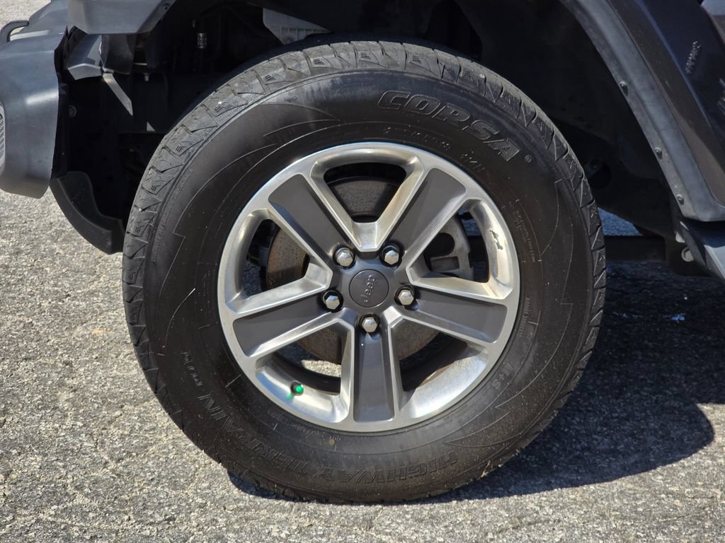 Used 2022 Jeep Wrangler Unlimited Sahara AWD/4WD image 22
