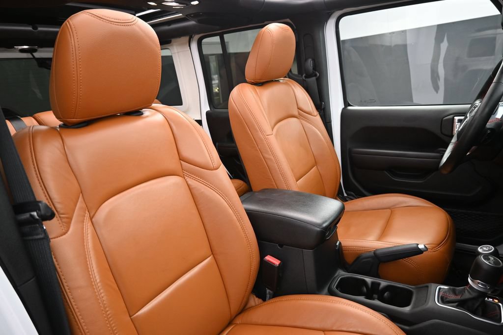 Used 2021 Jeep Wrangler Unlimited Rubicon w/ Cold Weather Group AWD/4WD image 30