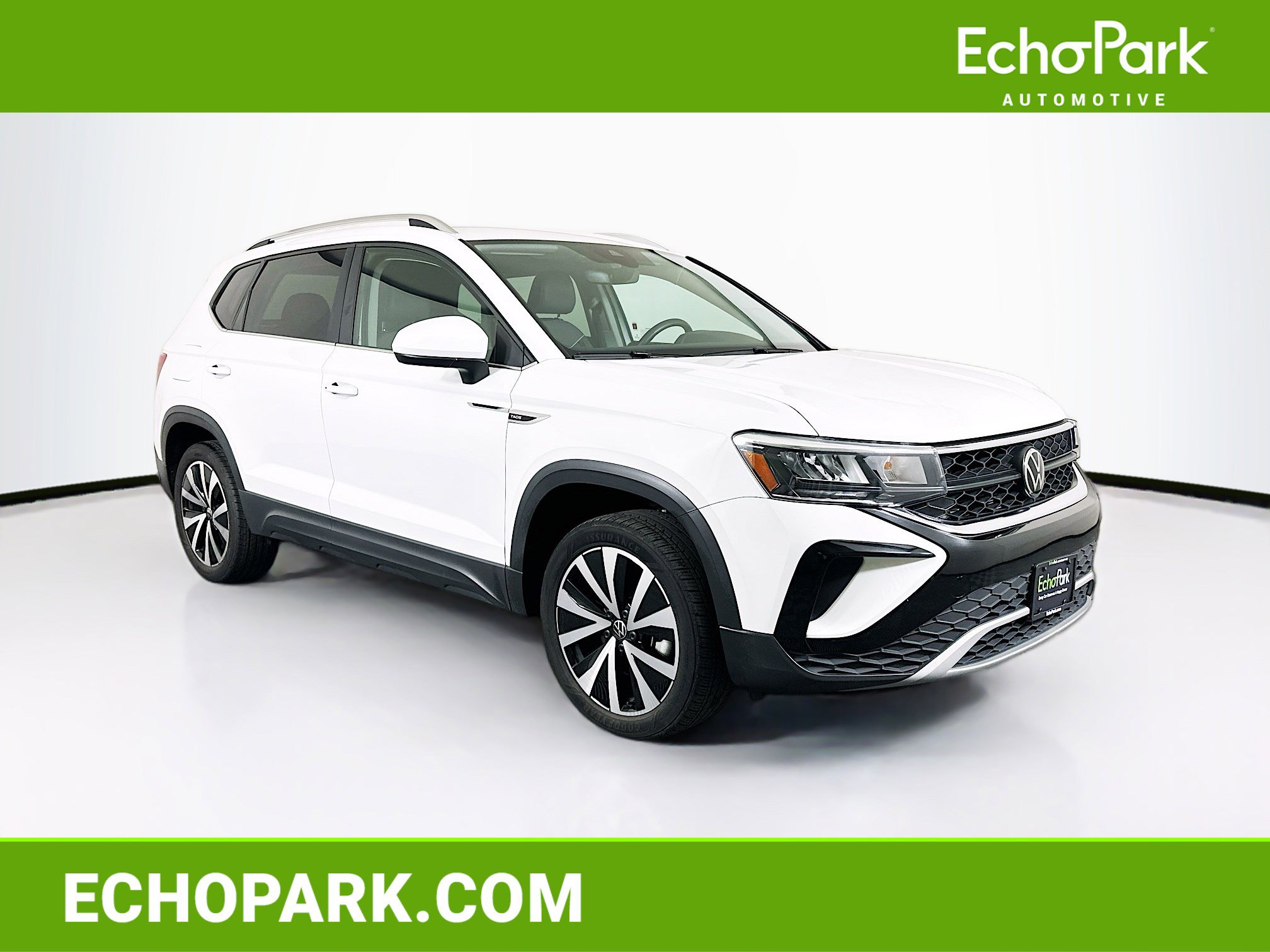 Used 2024 Volkswagen Taos SE image 1