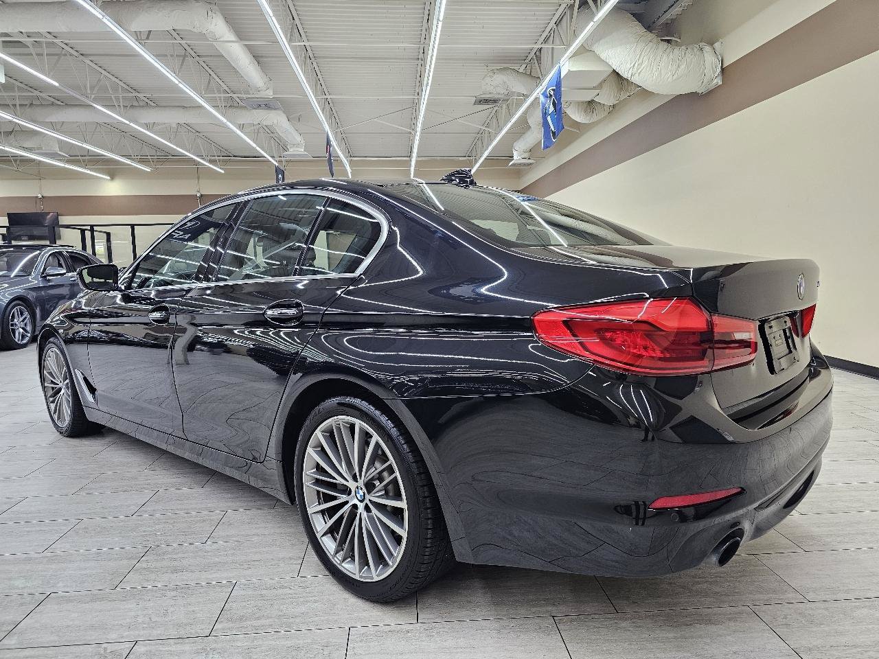 Used 2017 BMW 530i RWD image 8
