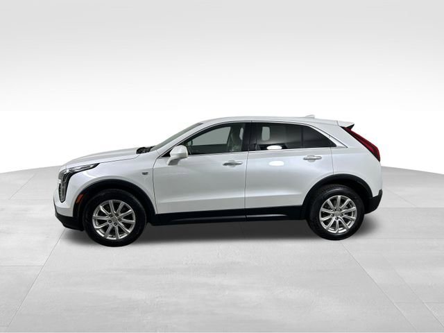 Used 2019 Cadillac XT4 Luxury w/ Cold Weather Package image 3