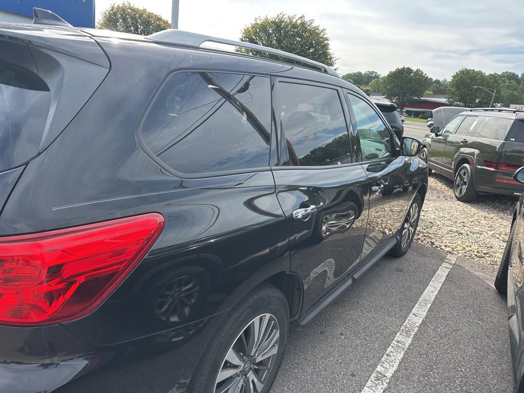 Used 2019 Nissan Pathfinder S AWD/4WD image 14