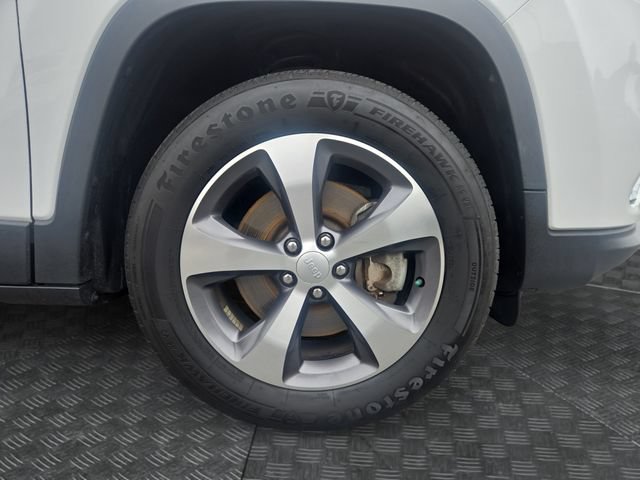 Used 2020 Jeep Cherokee Limited AWD/4WD image 35