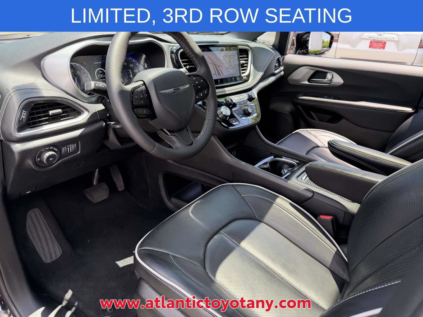 Used 2025 Chrysler Pacifica Limited FWD image 19