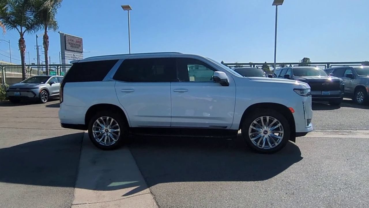 Used 2022 Cadillac Escalade Premium Luxury RWD image 9