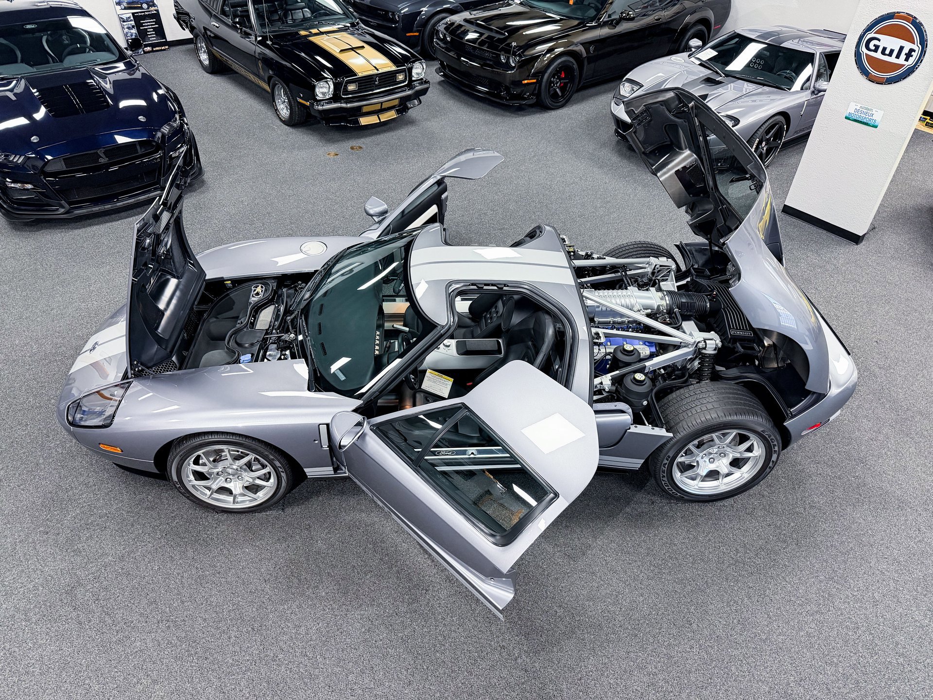 Used 2006 Ford GT image 10