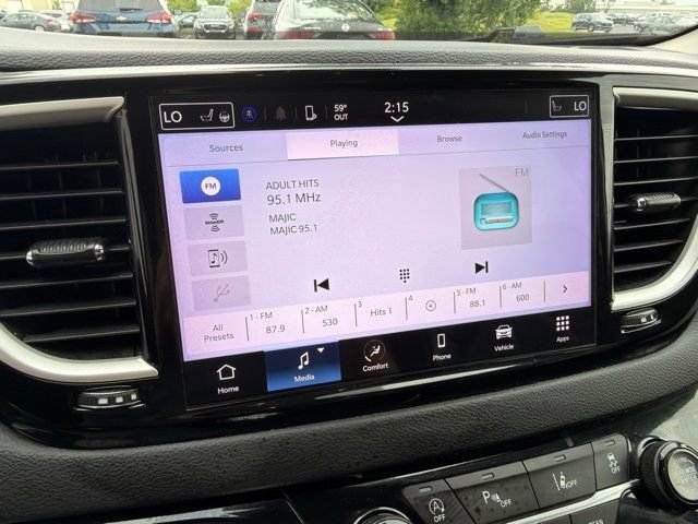 Used 2023 Chrysler Pacifica Touring-L FWD image 19
