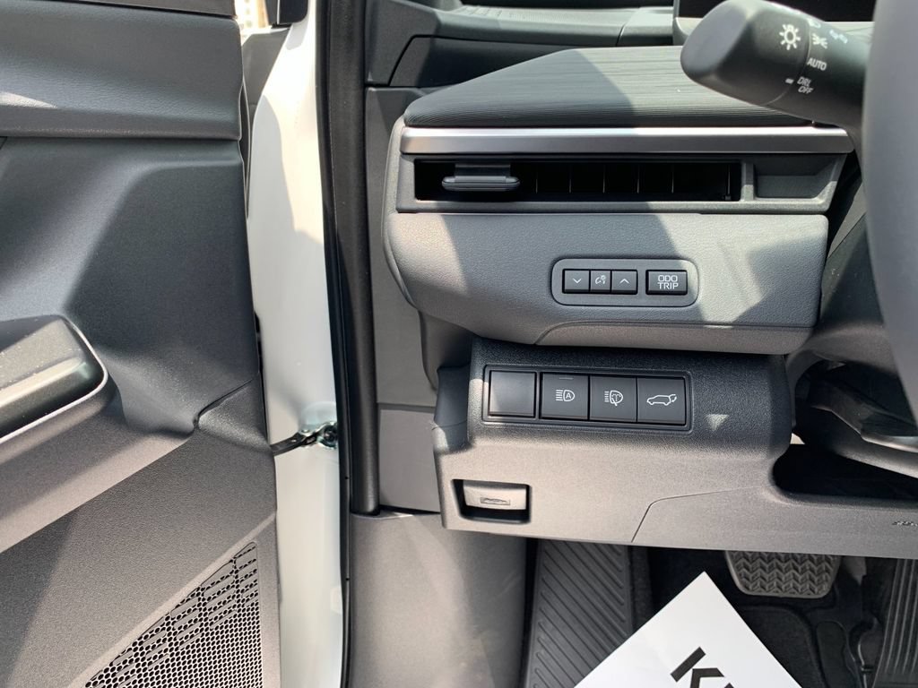 New 2026 Toyota C-HR AWD/4WD image 29