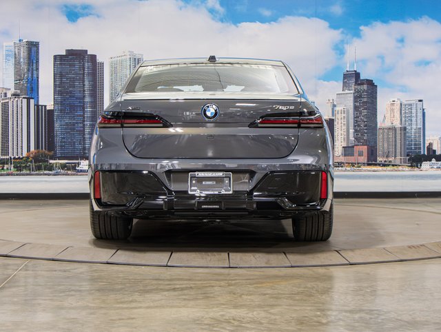Used 2026 BMW 750e xDrive AWD/4WD image 11