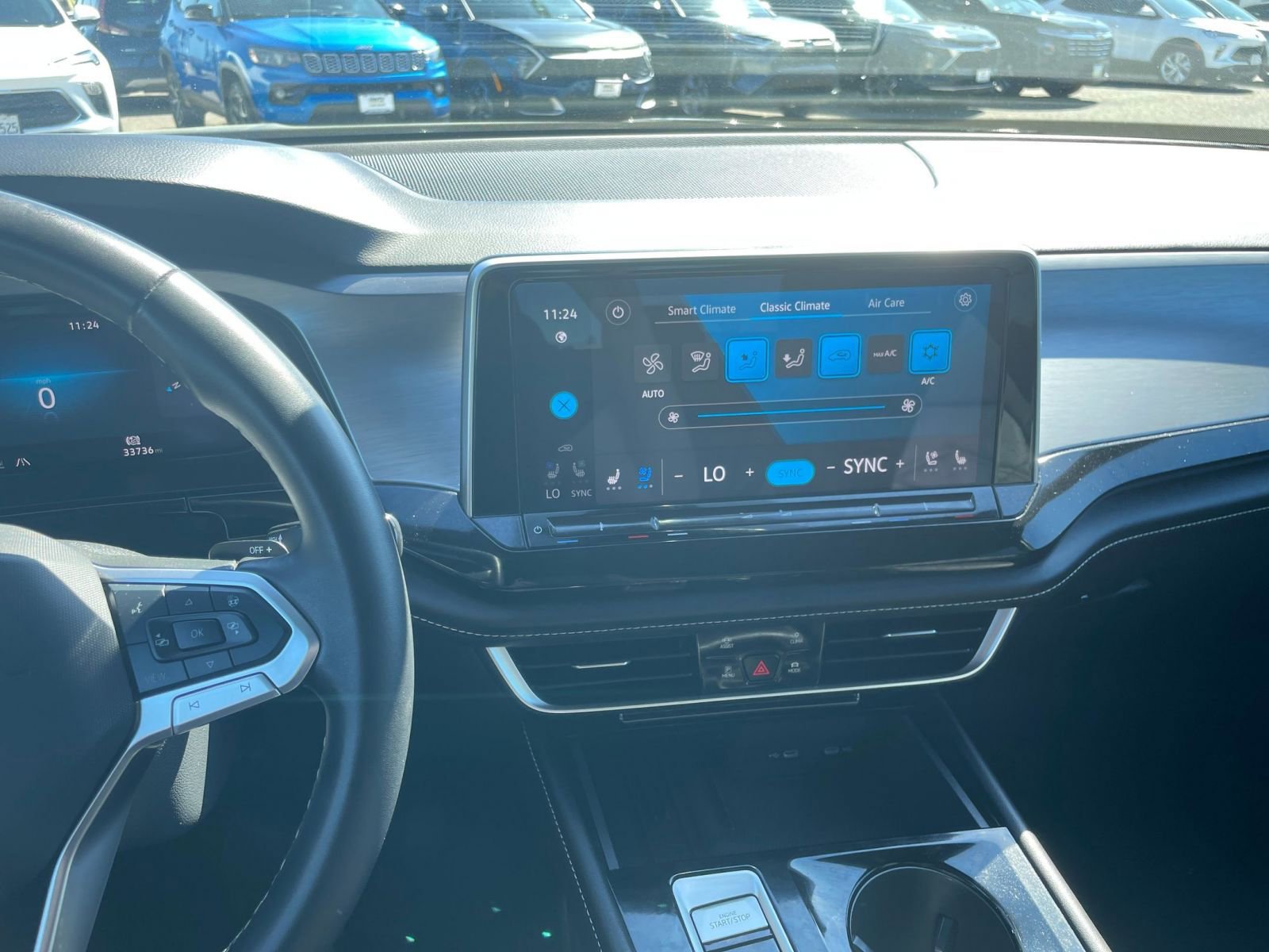 Used 2025 Volkswagen Atlas Cross Sport SE image 17