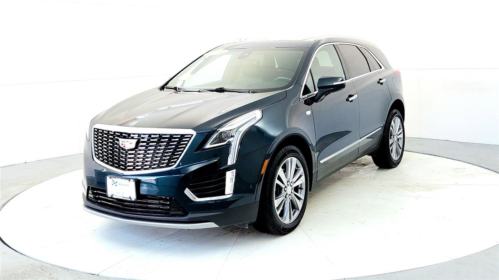 Used 2024 Cadillac XT5 Premium Luxury w/ Technology Package image 2