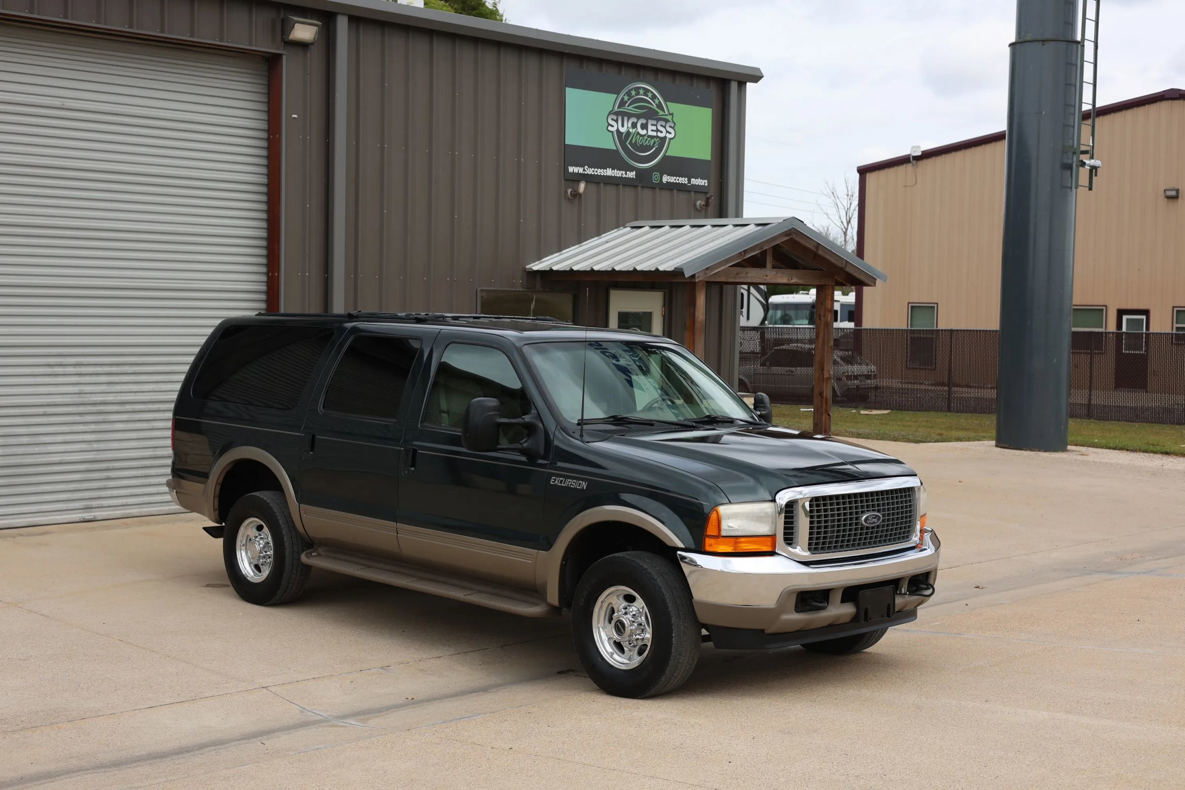 Used 2000 Ford Excursion Limited image 13