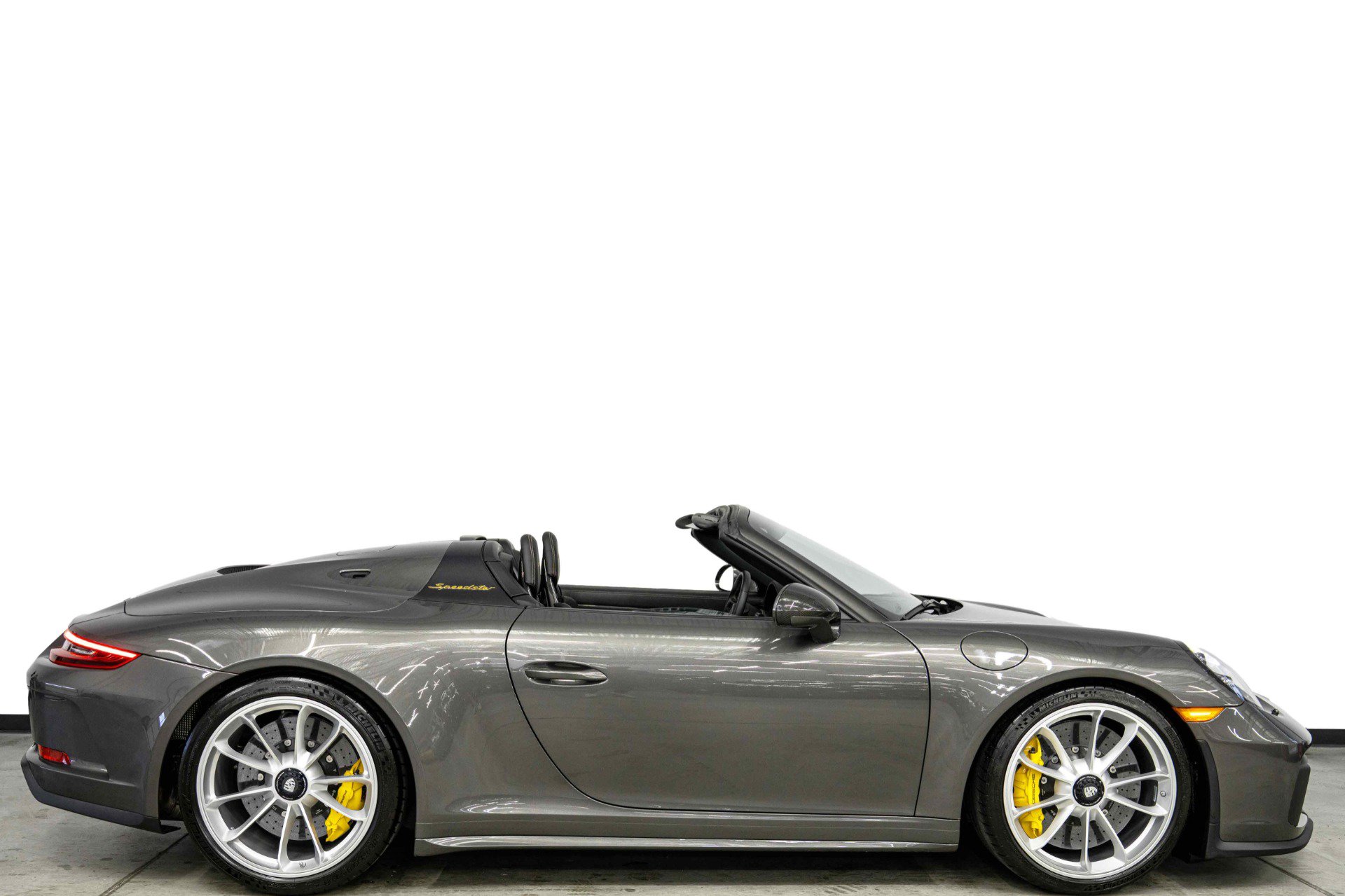 Used 2019 Porsche 911 Speedster RWD image 2