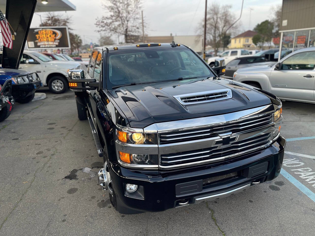Used 2017 Chevrolet Silverado 3500 High Country w/ Duramax Plus Package image 21