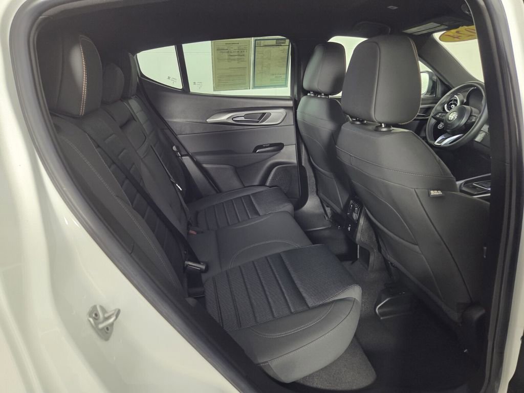 Used 2024 Alfa Romeo Tonale Ti w/ Active Assist Package image 31