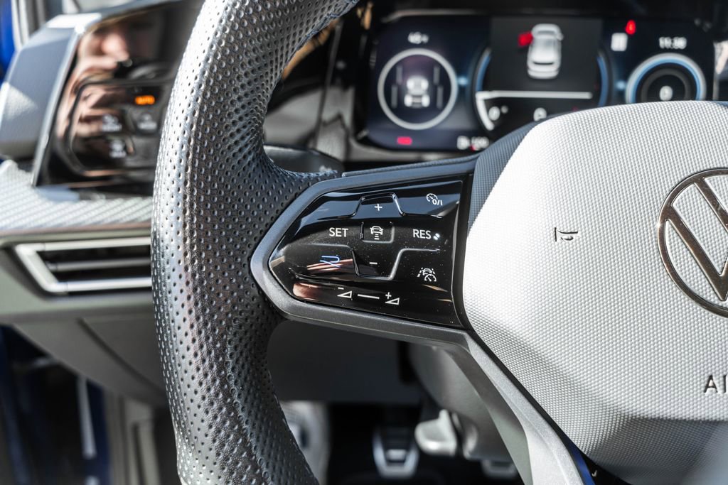 Used 2024 Volkswagen Golf R 4-Door image 22