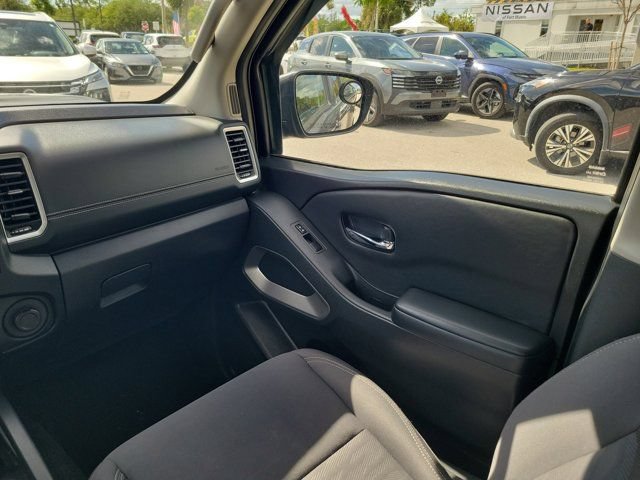 Certified 2023 Nissan Frontier SV AWD/4WD image 19