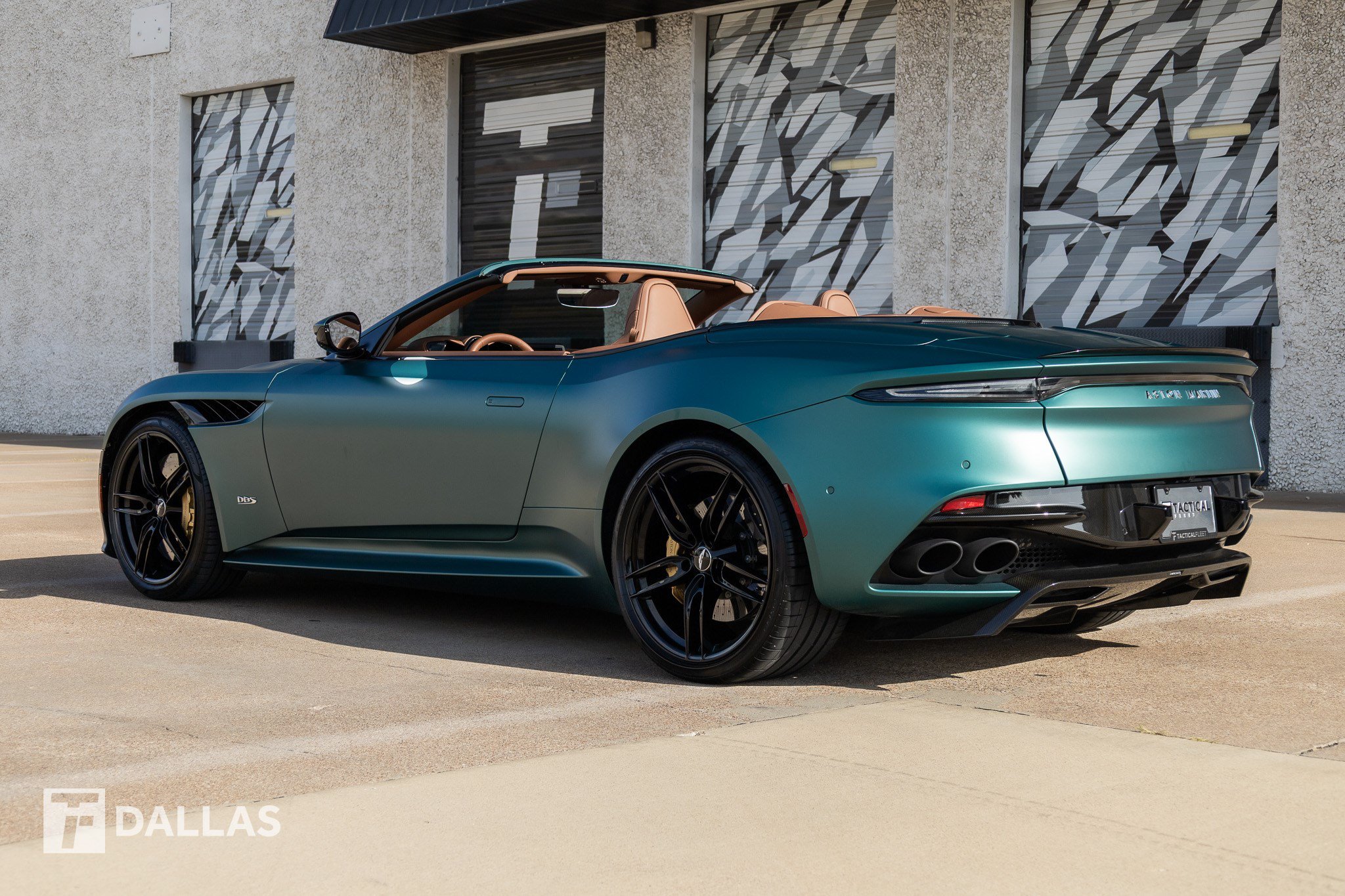 Used 2023 Aston Martin DBS Superleggera Volante RWD image 10