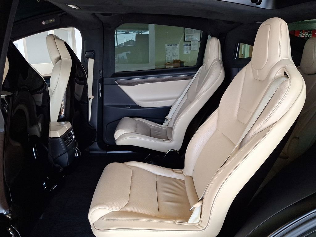 Used 2016 Tesla Model X P90D image 10
