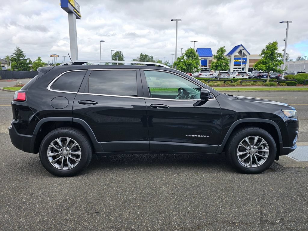 Used 2019 Jeep Cherokee Latitude Plus AWD/4WD image 4