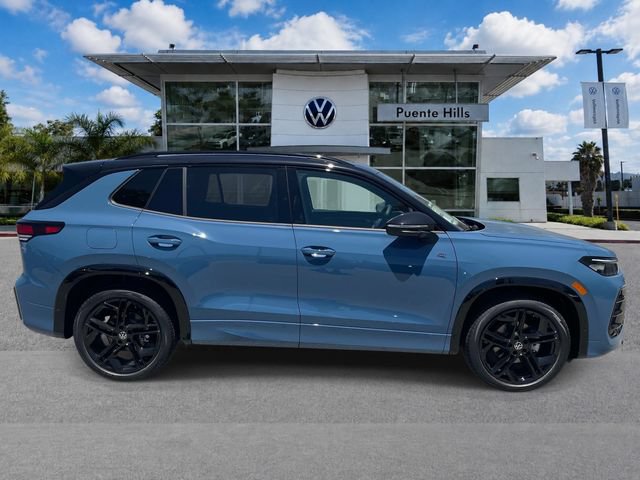 New 2026 Volkswagen Tiguan SE R-Line FWD image 3
